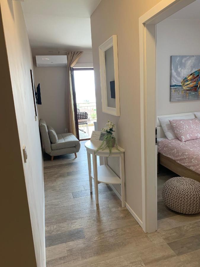 Family Friendly Apartments With A Swimming Pool Povljana, Pag - 244 외부 사진