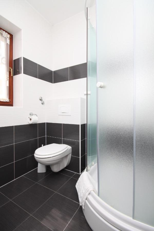 Family Friendly Apartments With A Swimming Pool Povljana, Pag - 244 외부 사진