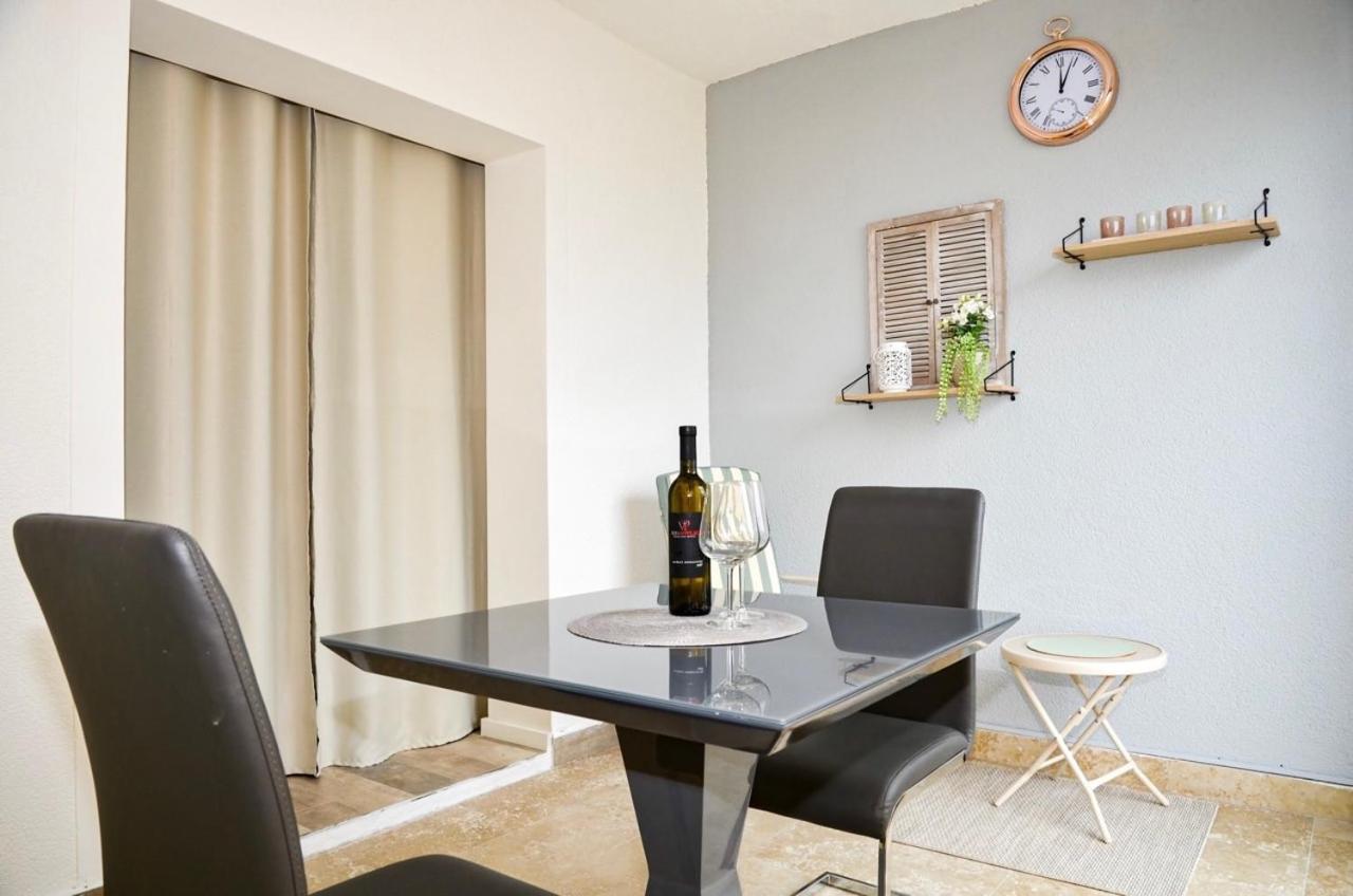 Family Friendly Apartments With A Swimming Pool Povljana, Pag - 244 외부 사진
