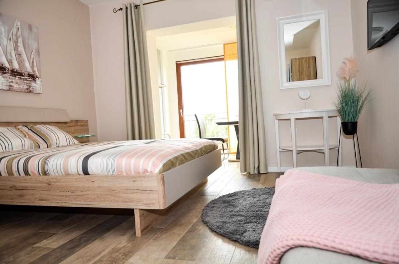 Family Friendly Apartments With A Swimming Pool Povljana, Pag - 244 외부 사진