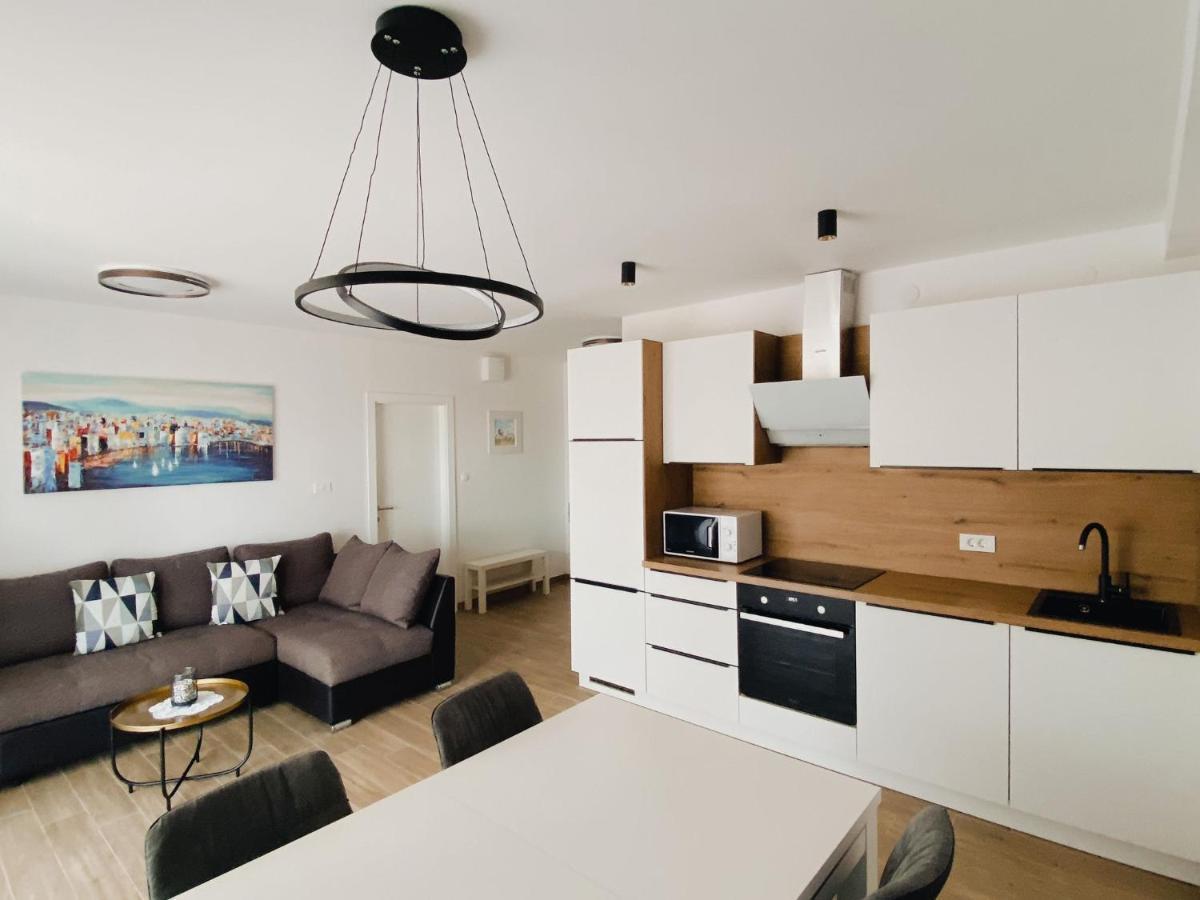 Family Friendly Apartments With A Swimming Pool Povljana, Pag - 244 외부 사진