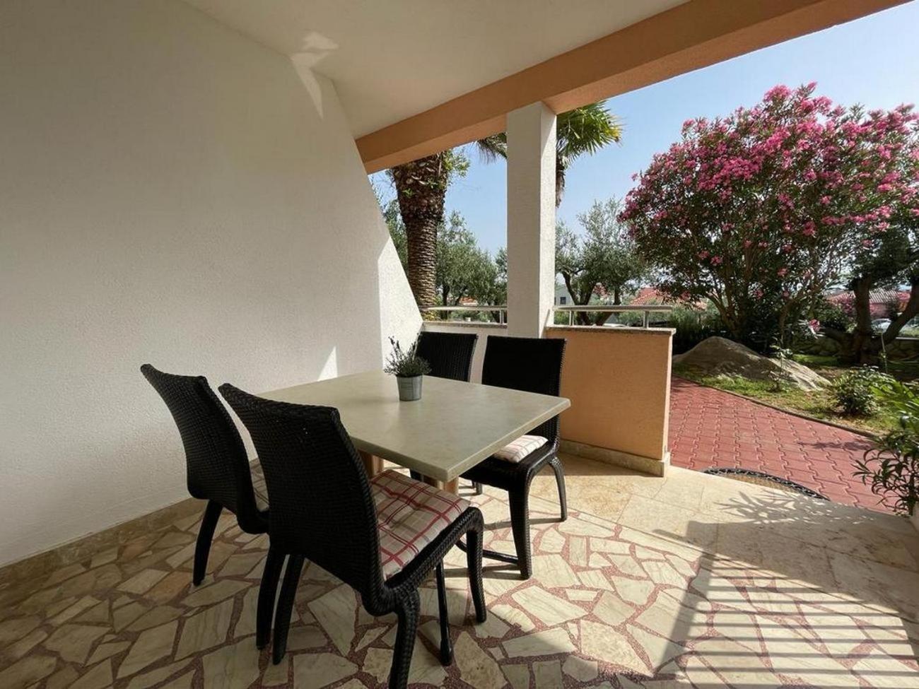 Family Friendly Apartments With A Swimming Pool Povljana, Pag - 244 외부 사진